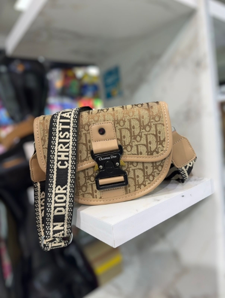 Imagen de Bolso CHRISTIAN DIOR triple A*